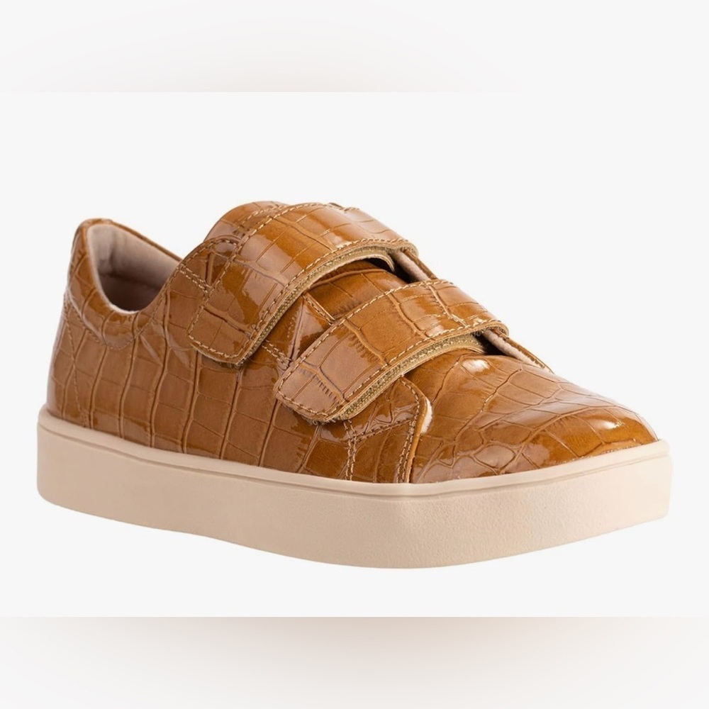 REVITALIGN Women's Malibu Patent Sneaker 12D